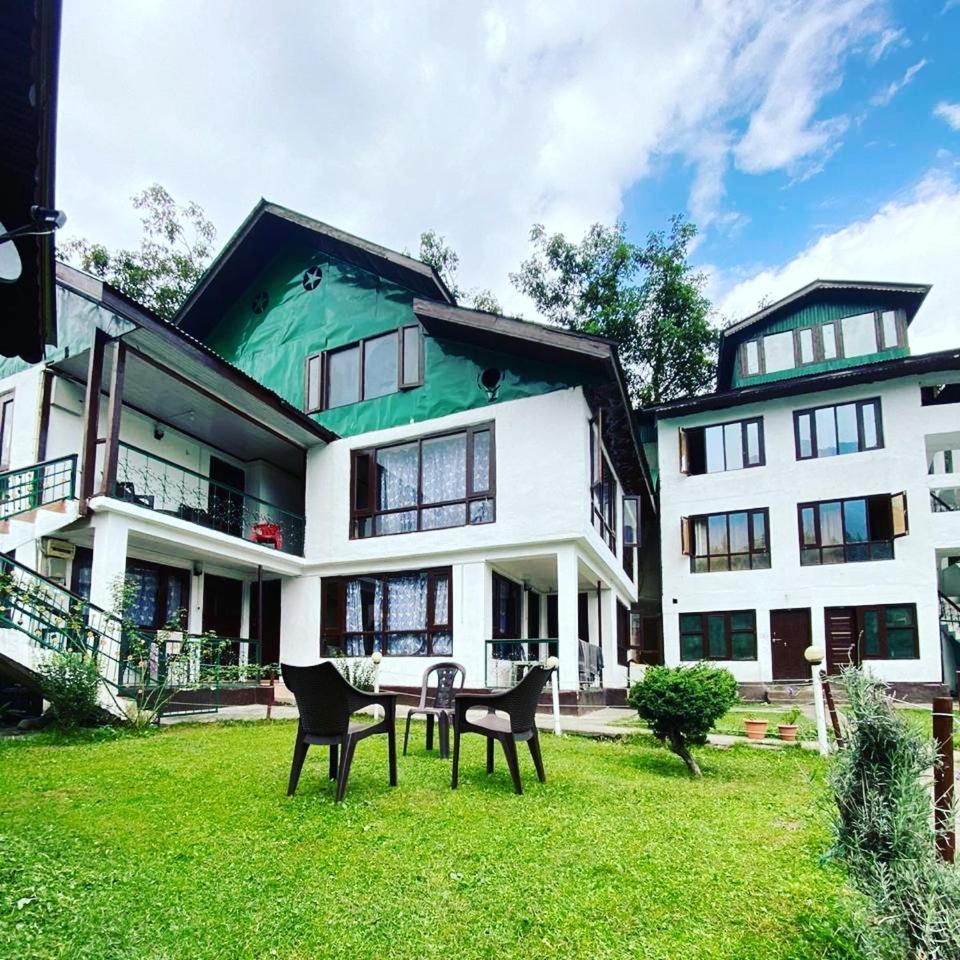 The K2 Alpine Hotel Pahalgām Екстериор снимка